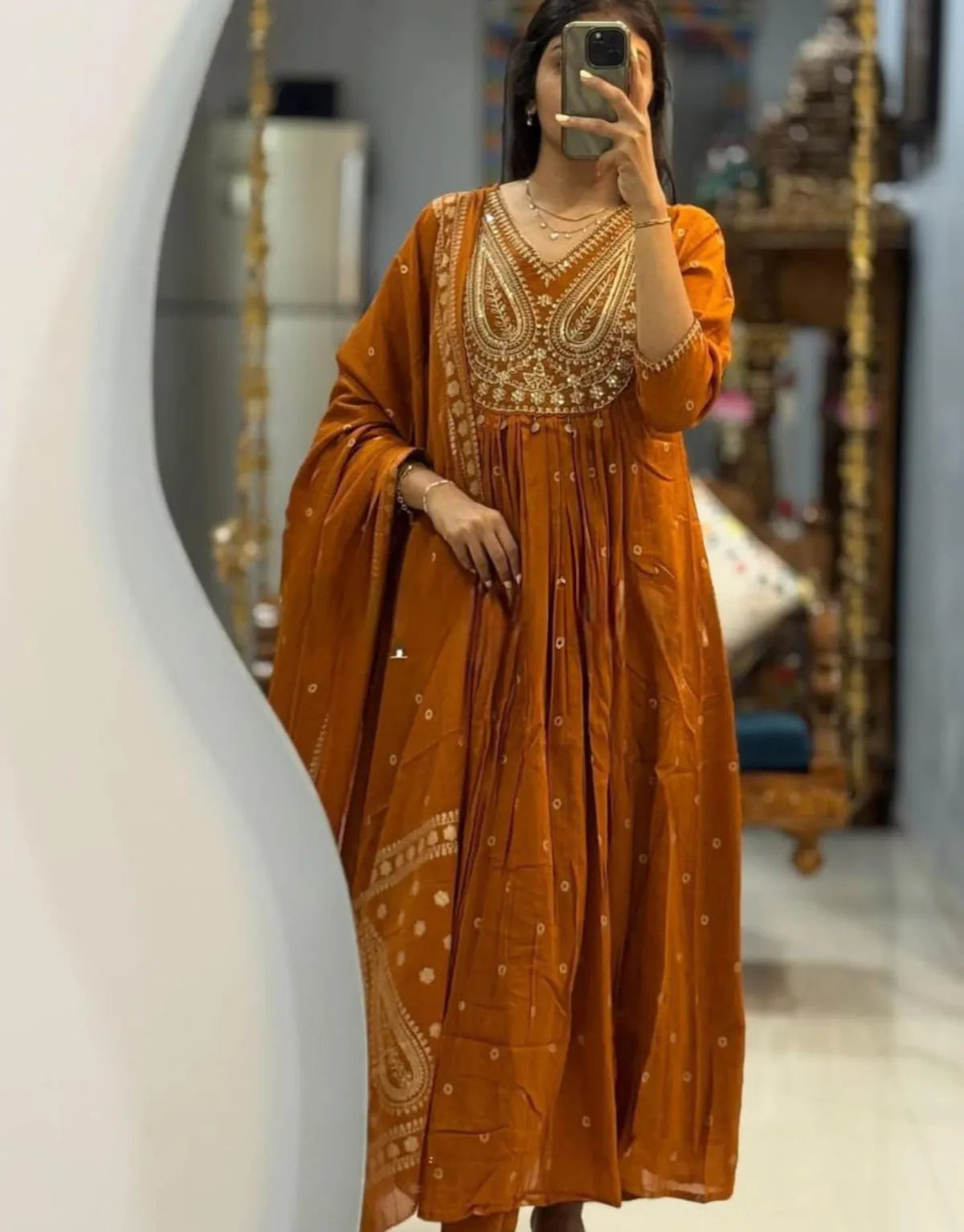 Zariya Luxe Anarkali Kurta Set